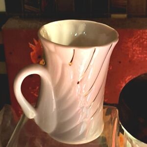 Vintage White Swan with Gold Detailing Mug